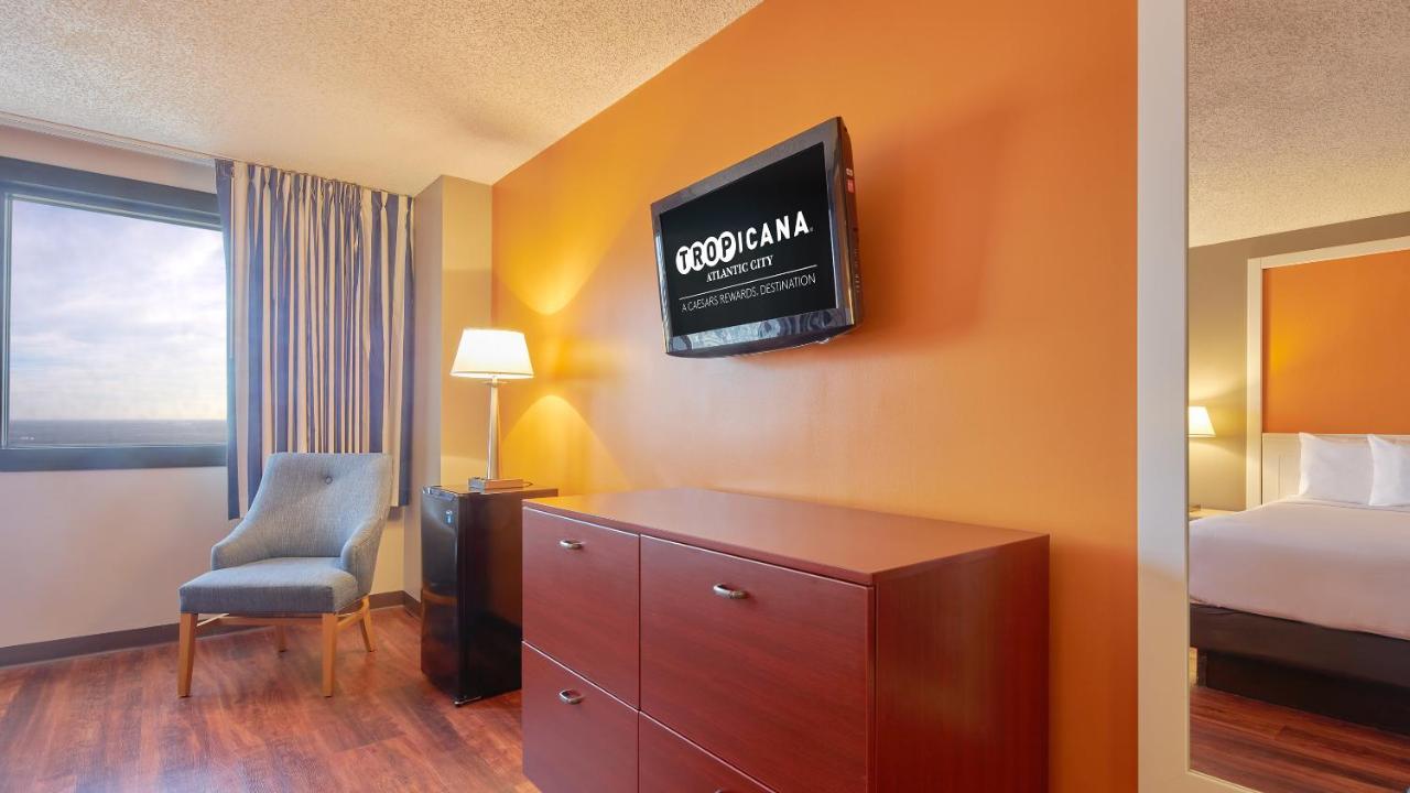 WEST CLASSIC ROOM 2 QUEEN SMOKING at Tropicana Atlantic City – A Caesars Rewards Destination