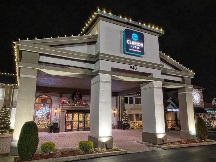 | Clarion Hotel Seekonk - Providence