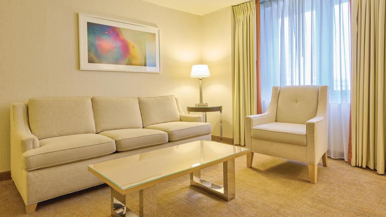 NORTH JUNIOR SUITE 1 KING NON-SMOKING at Tropicana Atlantic City– A Caesars Rewards Destination