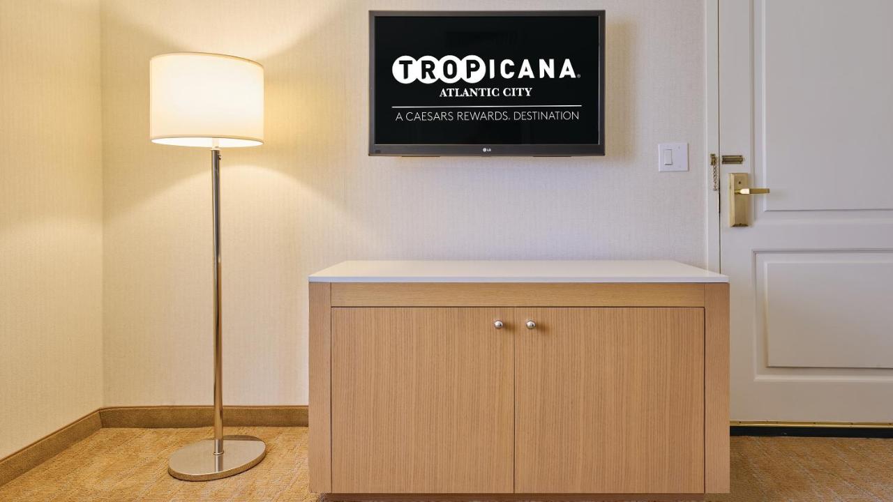 NORTH JUNIOR SUITE 1 KING NON-SMOKING at Tropicana Atlantic City– A Caesars Rewards Destination