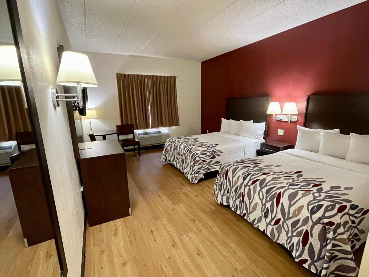 Double Room with Two Double Beds - Non-Smoking at Red Roof Inn Sandusky - Milan