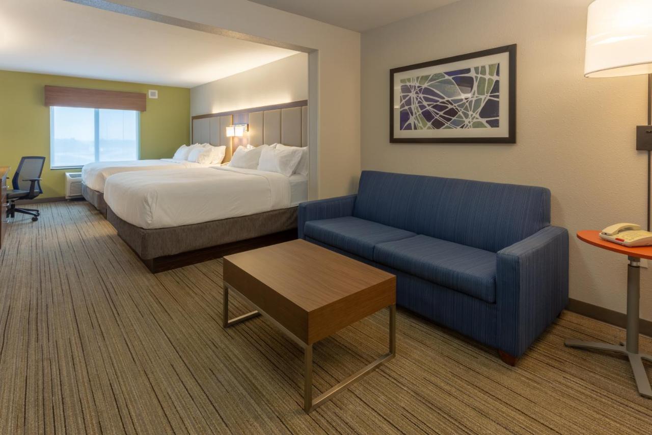  | Holiday Inn Express & Suites Milwaukee NW - Park Place, an IHG Hotel