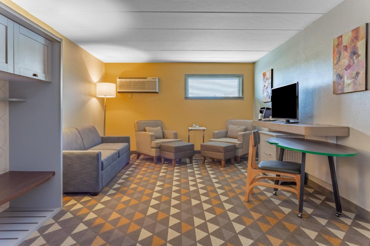  | Holiday Inn Rockford, an IHG Hotel
