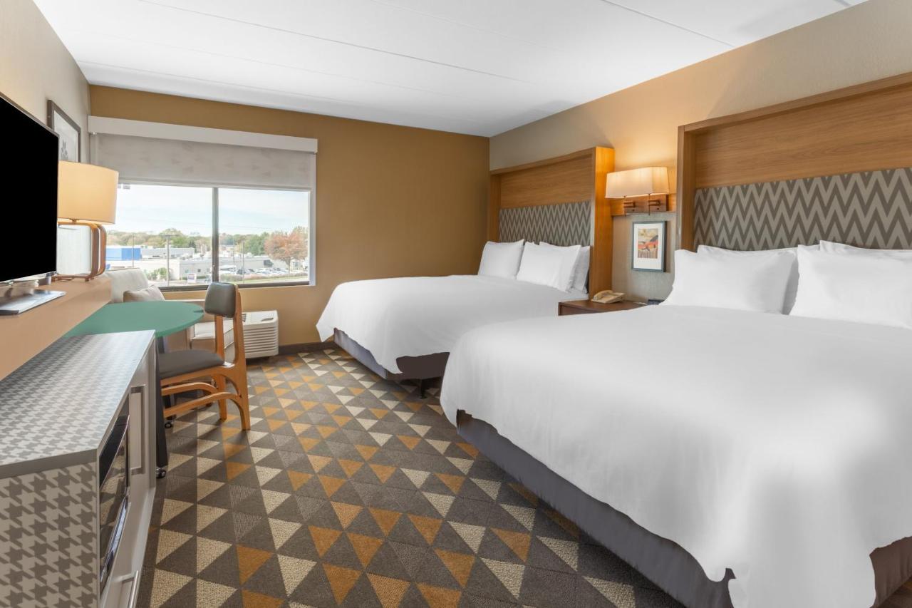 Twin Room - Mobility Access at Holiday Inn Rockford(I-90&Rt 20/State St) by IHG
