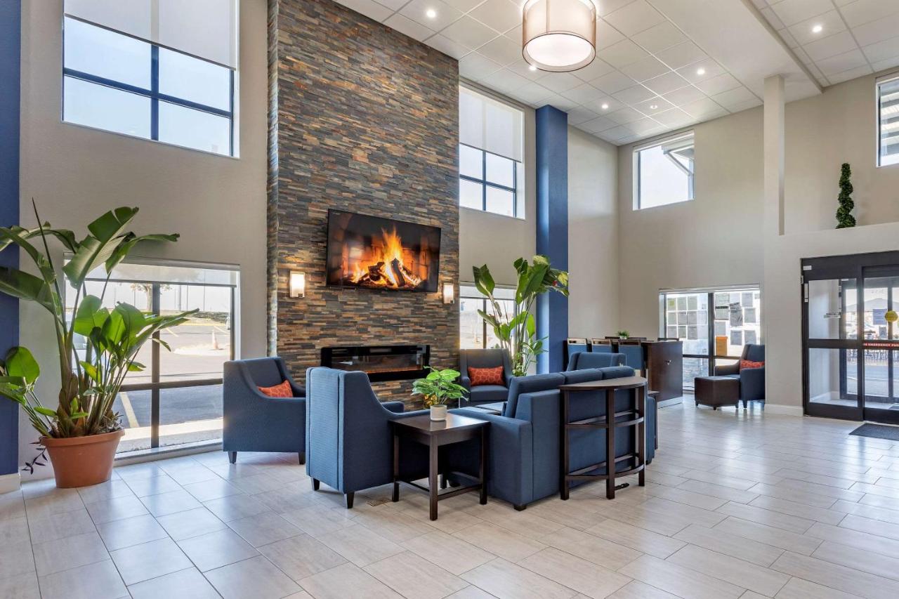 | Comfort Suites St Louis - Sunset Hills