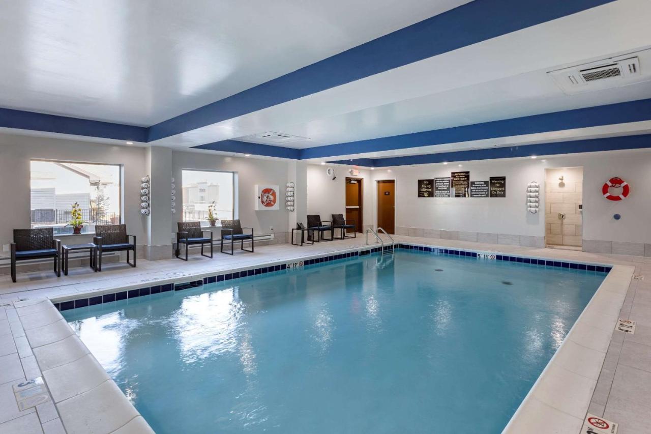 | Comfort Suites St Louis - Sunset Hills
