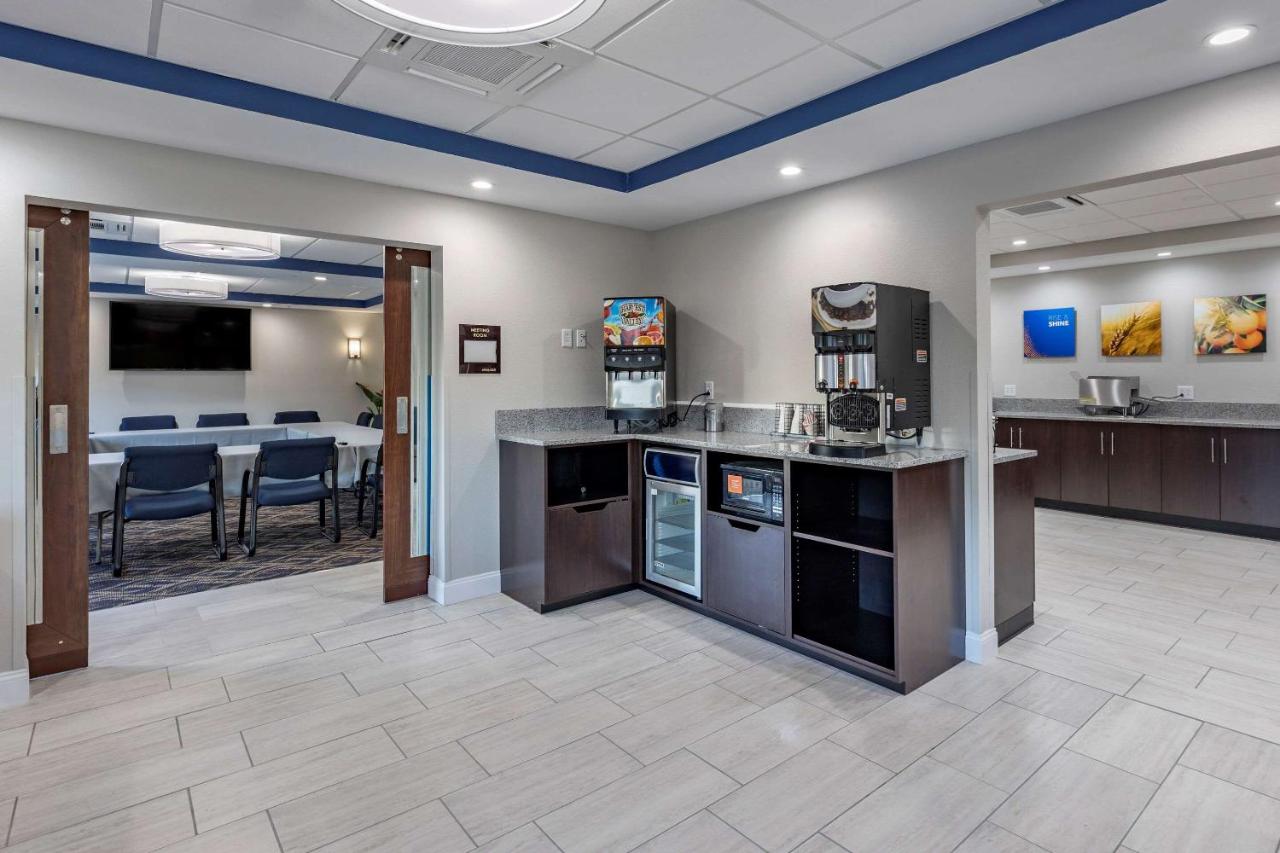 | Comfort Suites St Louis - Sunset Hills