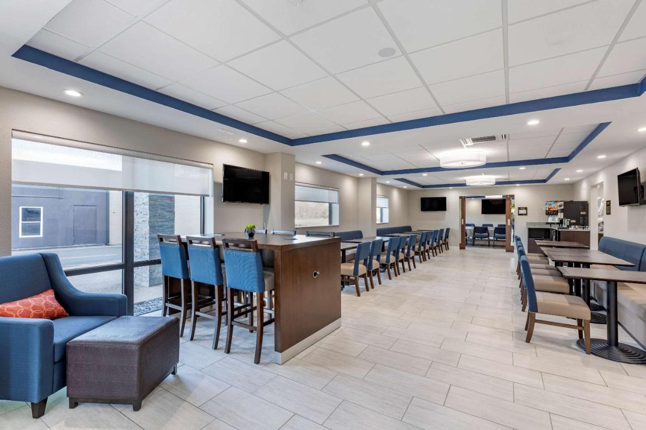 | Comfort Suites St Louis - Sunset Hills