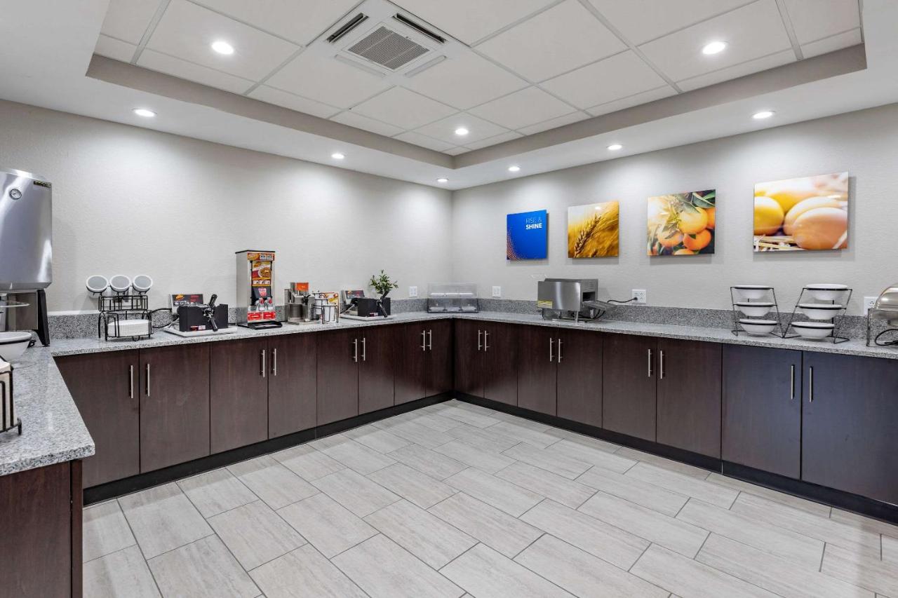 | Comfort Suites St Louis - Sunset Hills