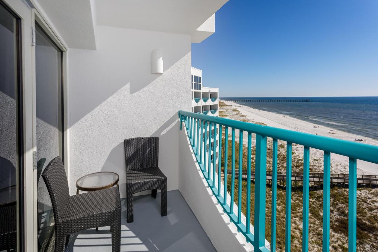 Deluxe Queen Room at Holiday Inn Express Pensacola Beach by IHG