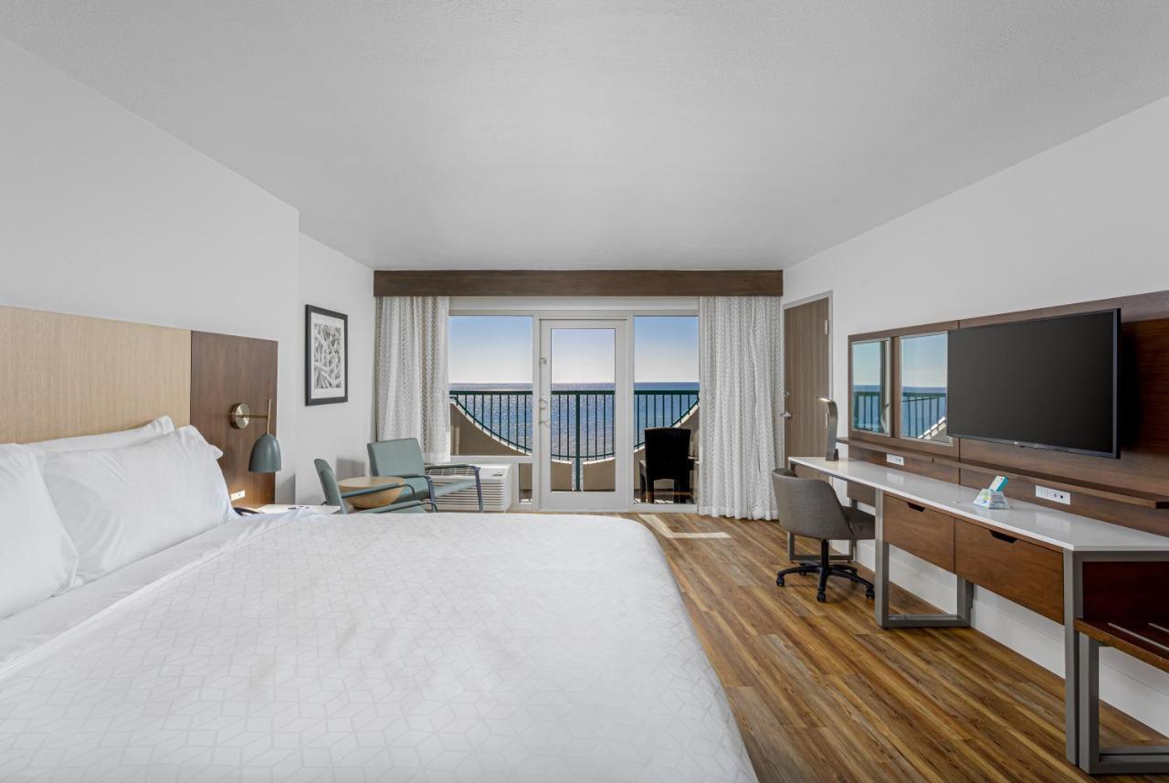 King Room with View - Non-Smoking at Holiday Inn Express Pensacola Beach by IHG
