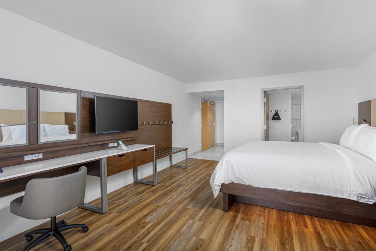 King Room with View - Non-Smoking at Holiday Inn Express Pensacola Beach by IHG