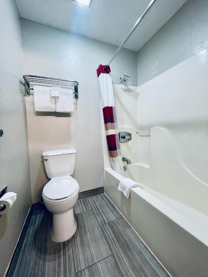 King Room - Non Smoking at Quality Inn Bishop near Mammoth