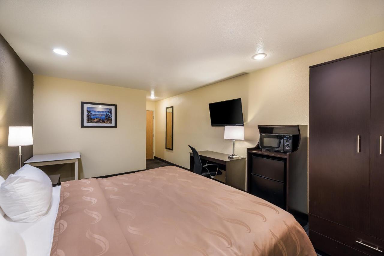 King Room - Non-Smoking at Quality Inn & Suites near NAS Fallon