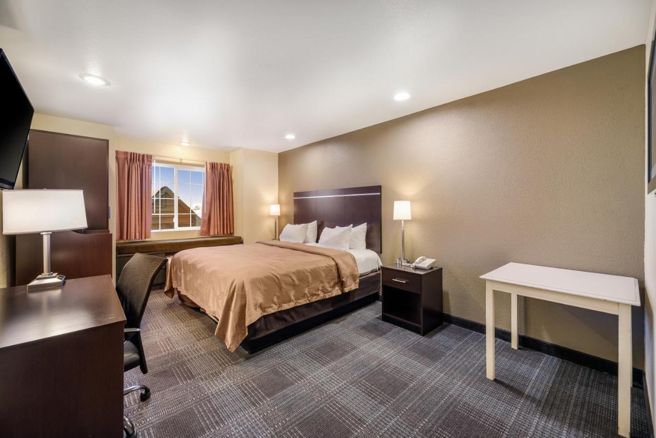 King Room - Non-Smoking at Quality Inn & Suites near NAS Fallon