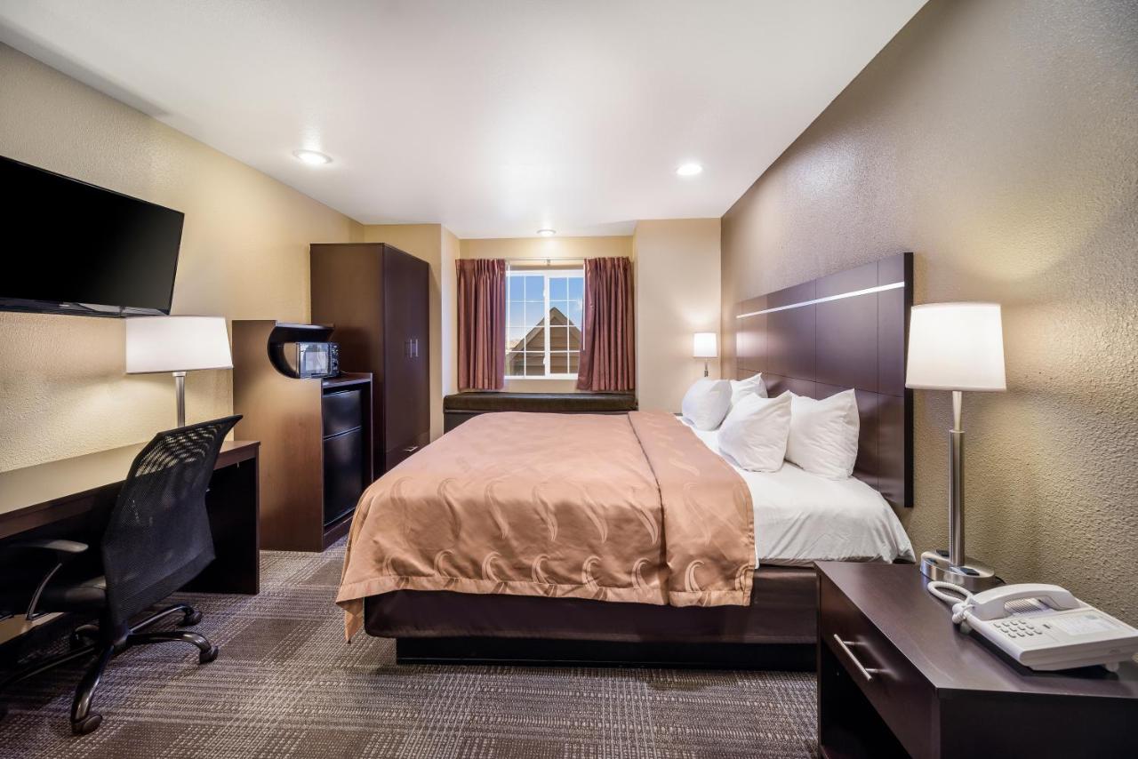 King Room - Non-Smoking at Quality Inn & Suites near NAS Fallon