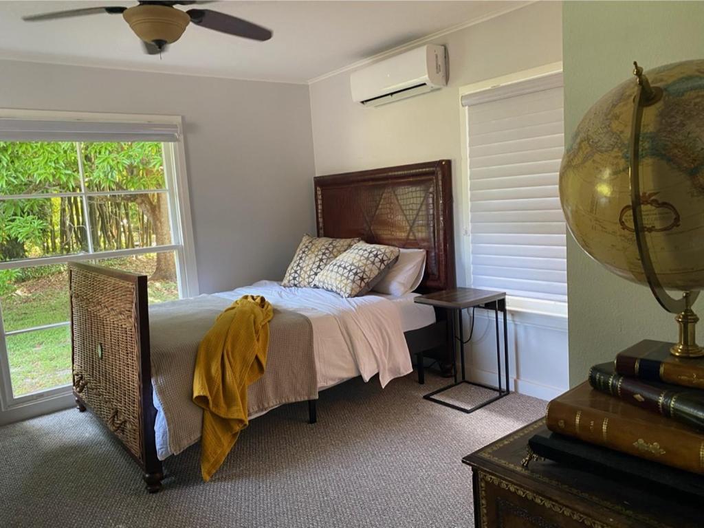  | Siesta Key Waterfront Estate W Pool Privacy!