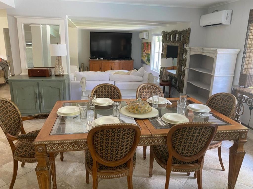  | Siesta Key Waterfront Estate W Pool Privacy!