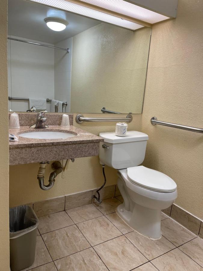 | Budget Inn Temple Hills