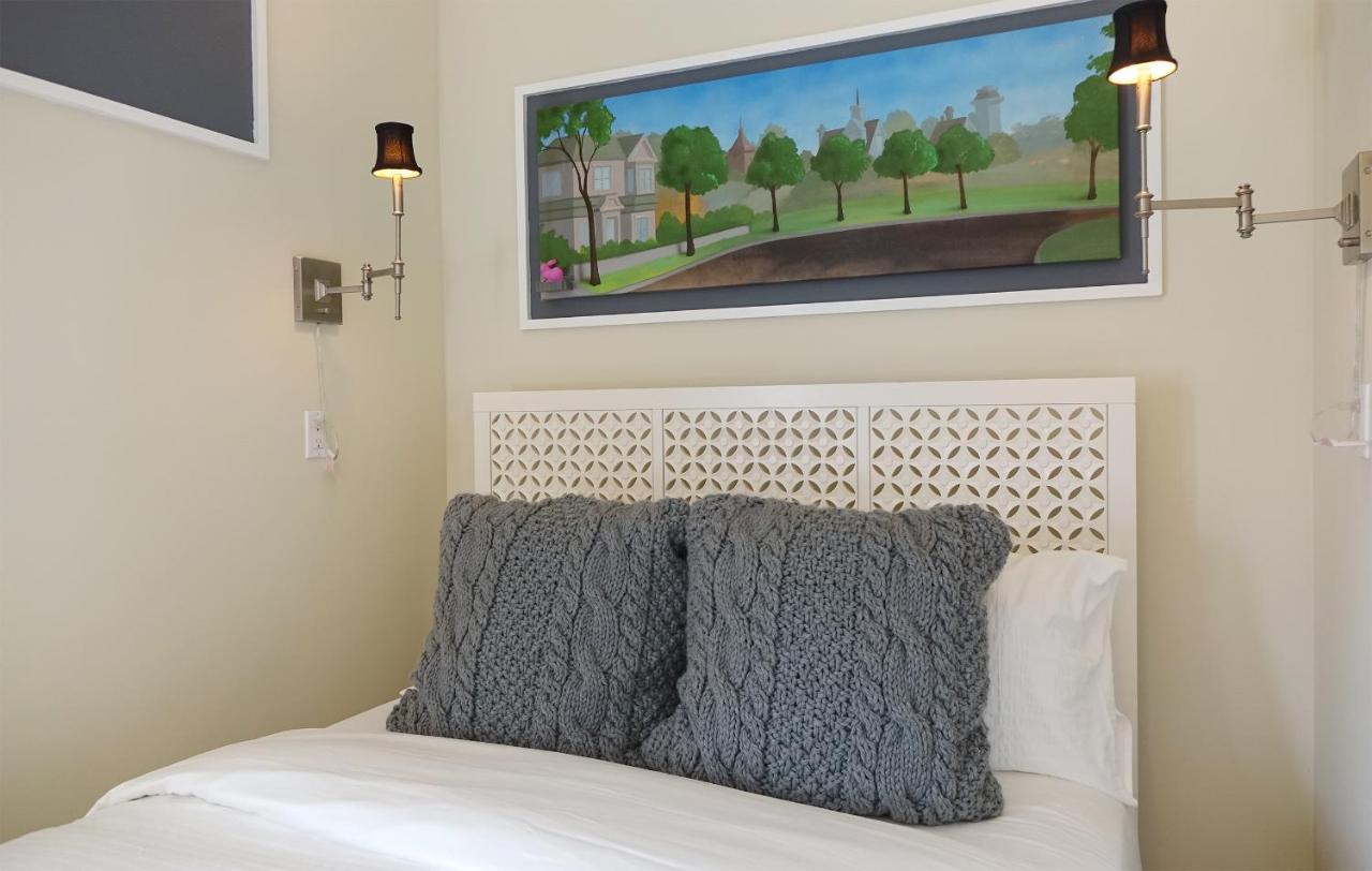One Bedroom Penthouse with Roof Deck at Henry Norman Hotel