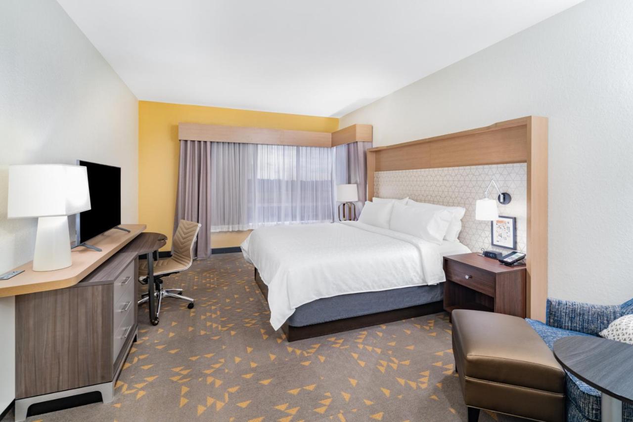 Executive King Room at Holiday Inn Southaven Central - Memphis by IHG
