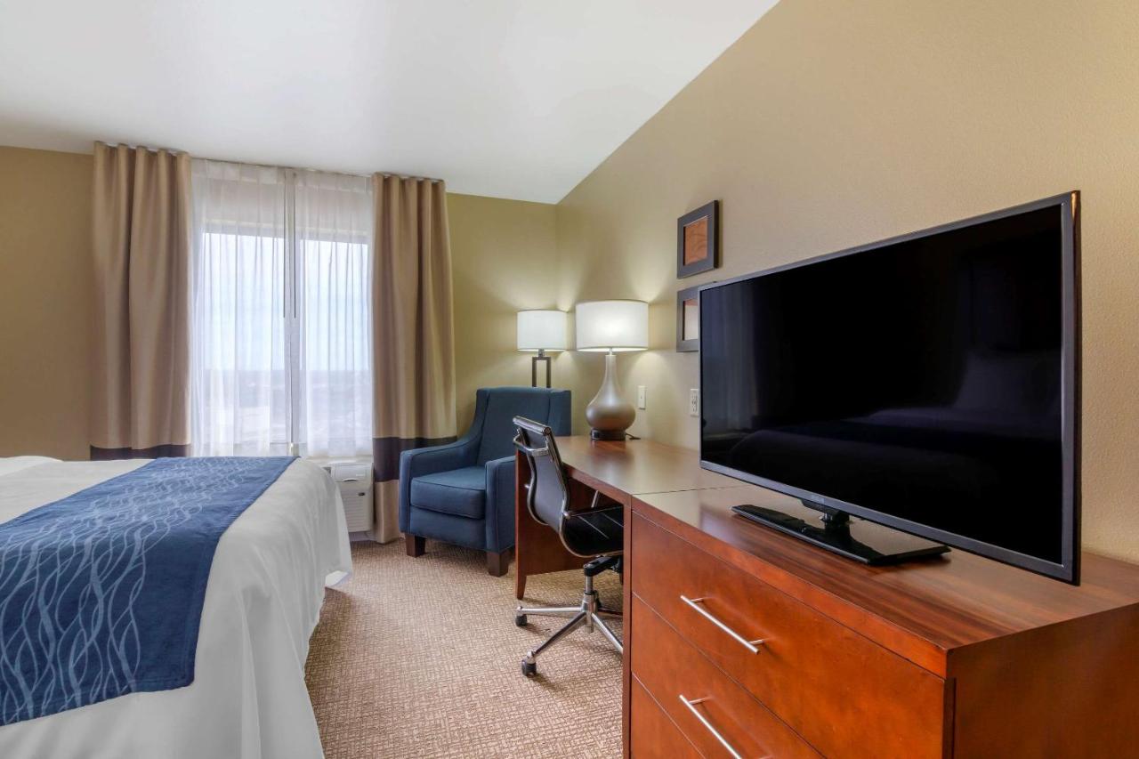 Queen Room with Two Queen Beds - Non-Smoking at Comfort Inn & Suites Mandan - Bismarck