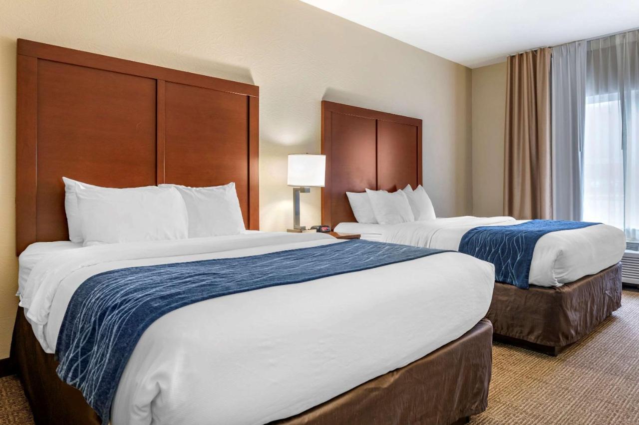 Queen Room with Two Queen Beds at Comfort Inn & Suites Northern Kentucky