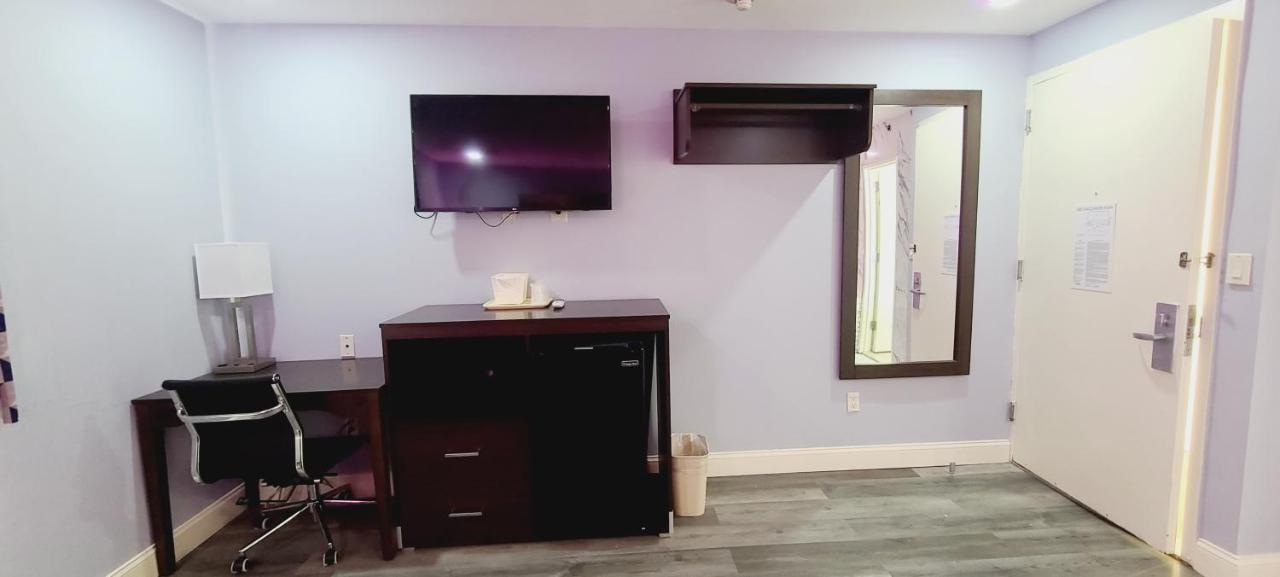 Standard Double Room at East  New York Inn