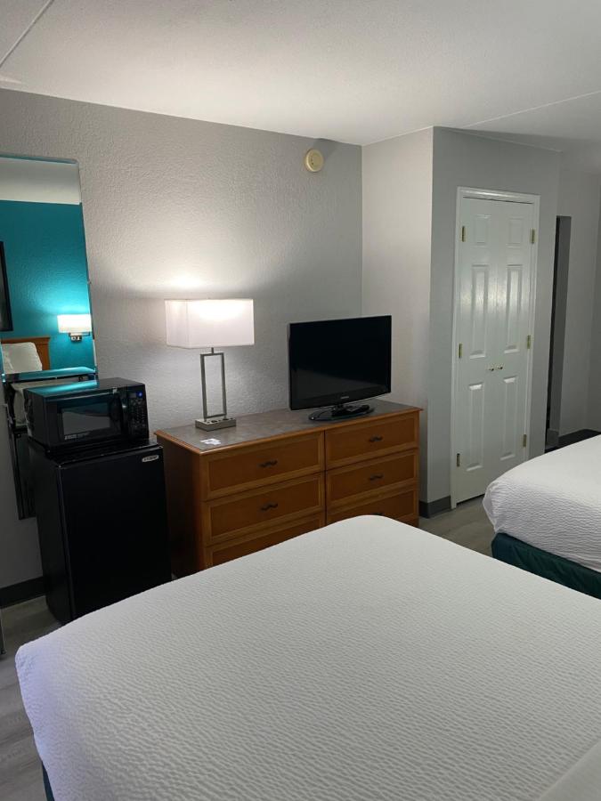 Deluxe Double Room with Two Double Beds - Non-Smoking at La Quinta Inn by Wyndham Tyler