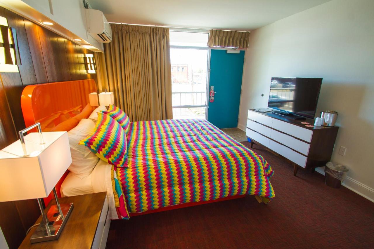 | Mother Earth Motor Lodge
