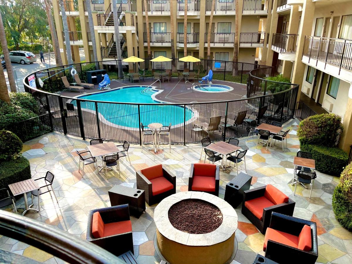 King Suite with Sofa Bed and Pool View - Non-Smoking at Comfort Inn & Suites Orange County John Wayne Airport