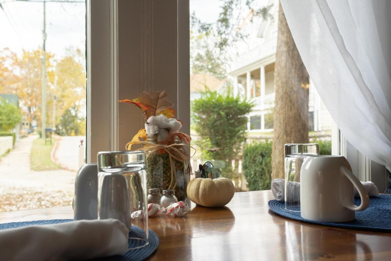| 5 Ojo Inn Bed and Breakfast