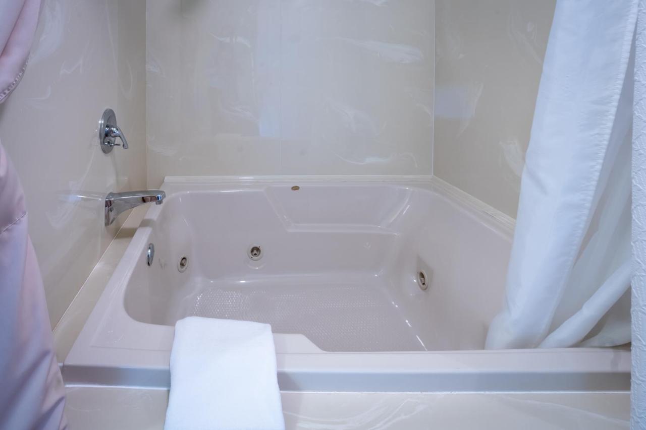 | 5 Ojo Inn Bed and Breakfast