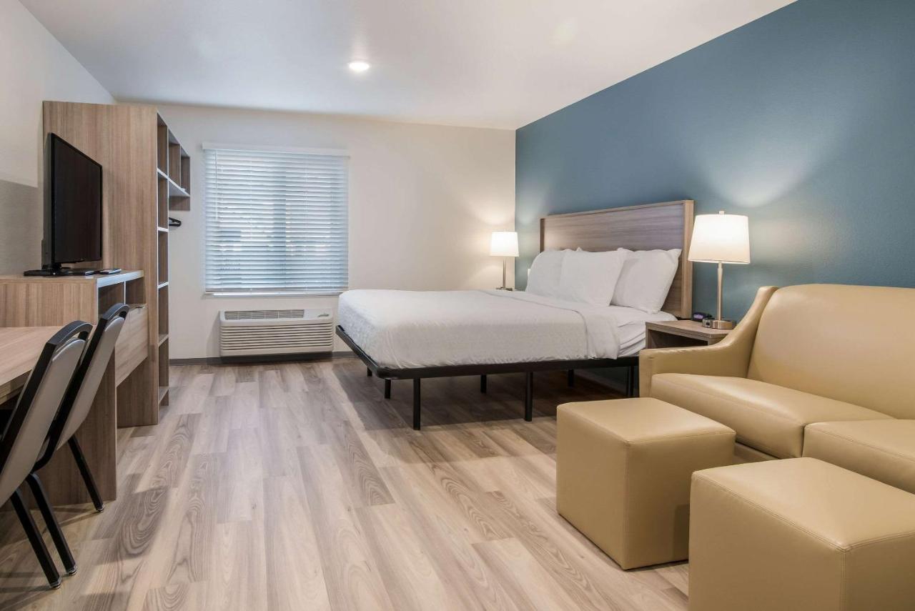 King Room with Accessible Tub and Sofabed - Accessible/Non Smoking at WoodSpring Suites Portland Vancouver