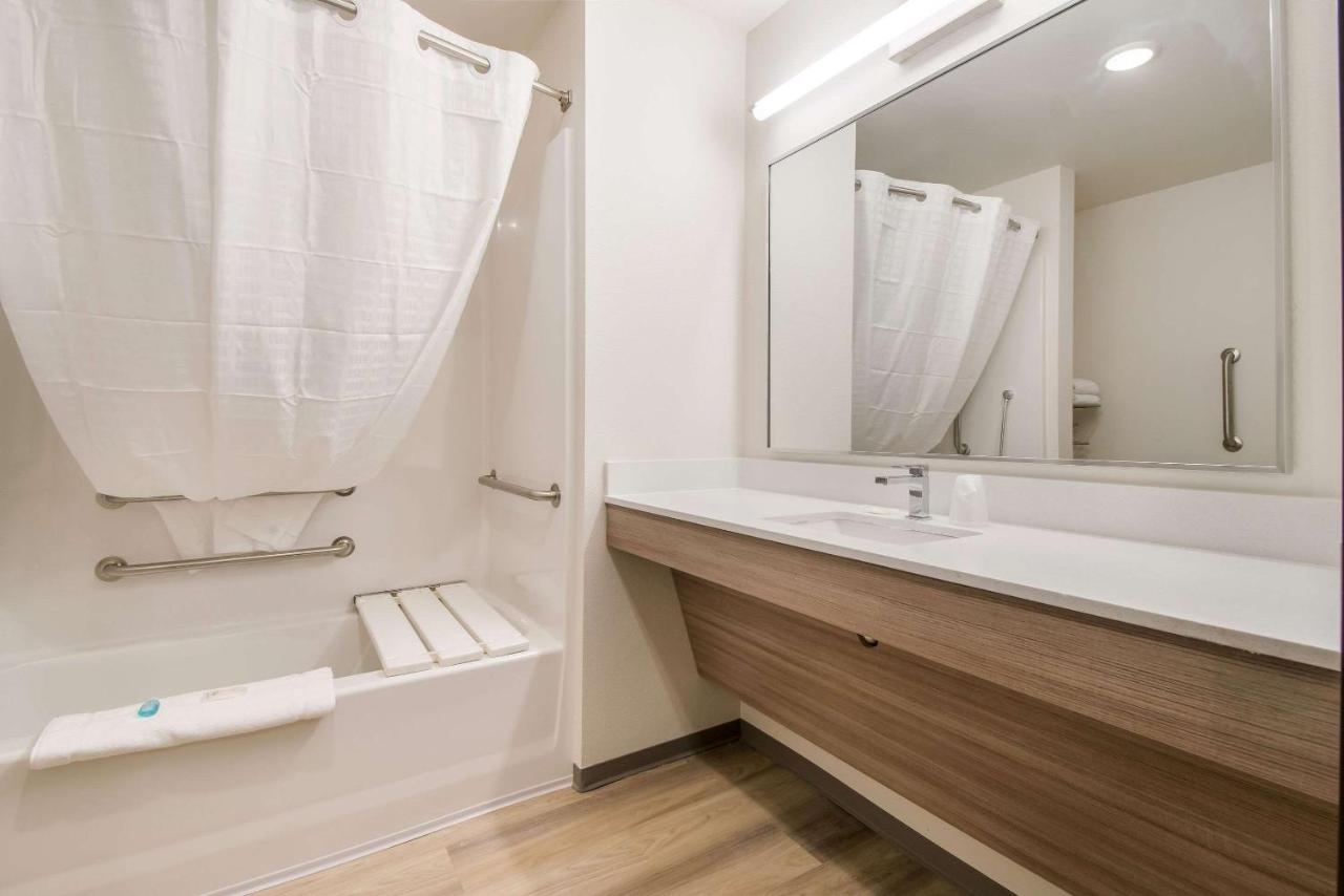 King Room with Accessible Tub and Sofabed - Accessible/Non Smoking at WoodSpring Suites Portland Vancouver