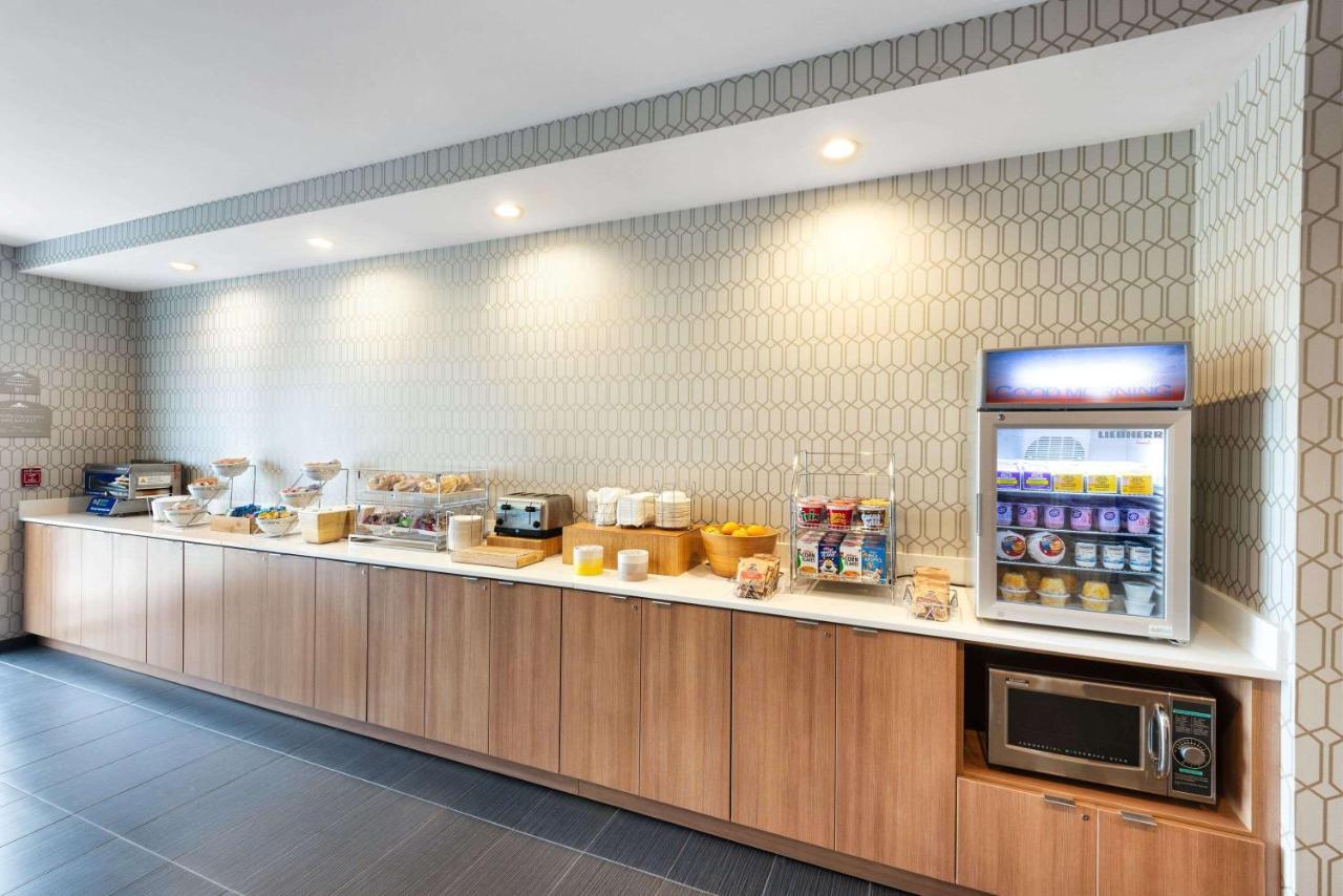 | Microtel Inn & Suites by Wyndham Farmington