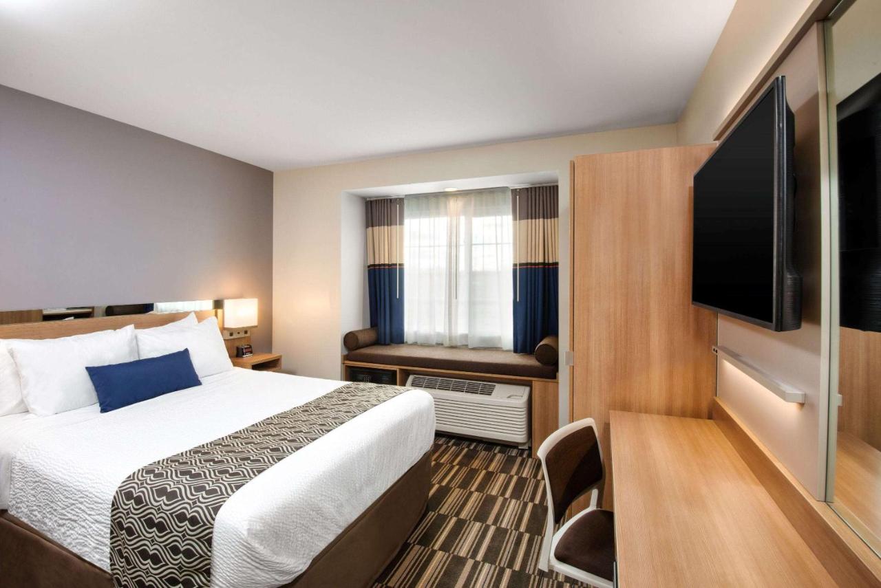 | Microtel Inn & Suites by Wyndham Farmington
