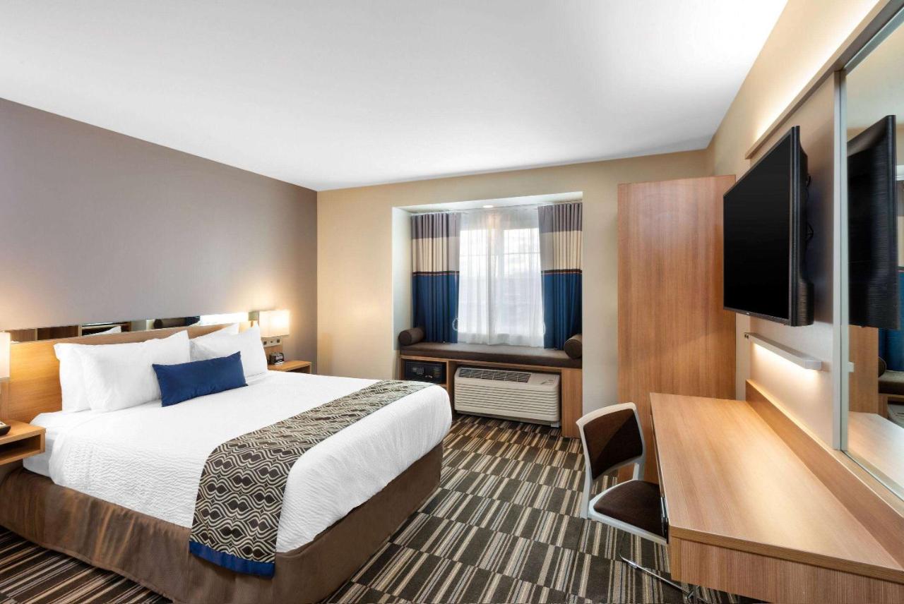 | Microtel Inn & Suites by Wyndham Farmington
