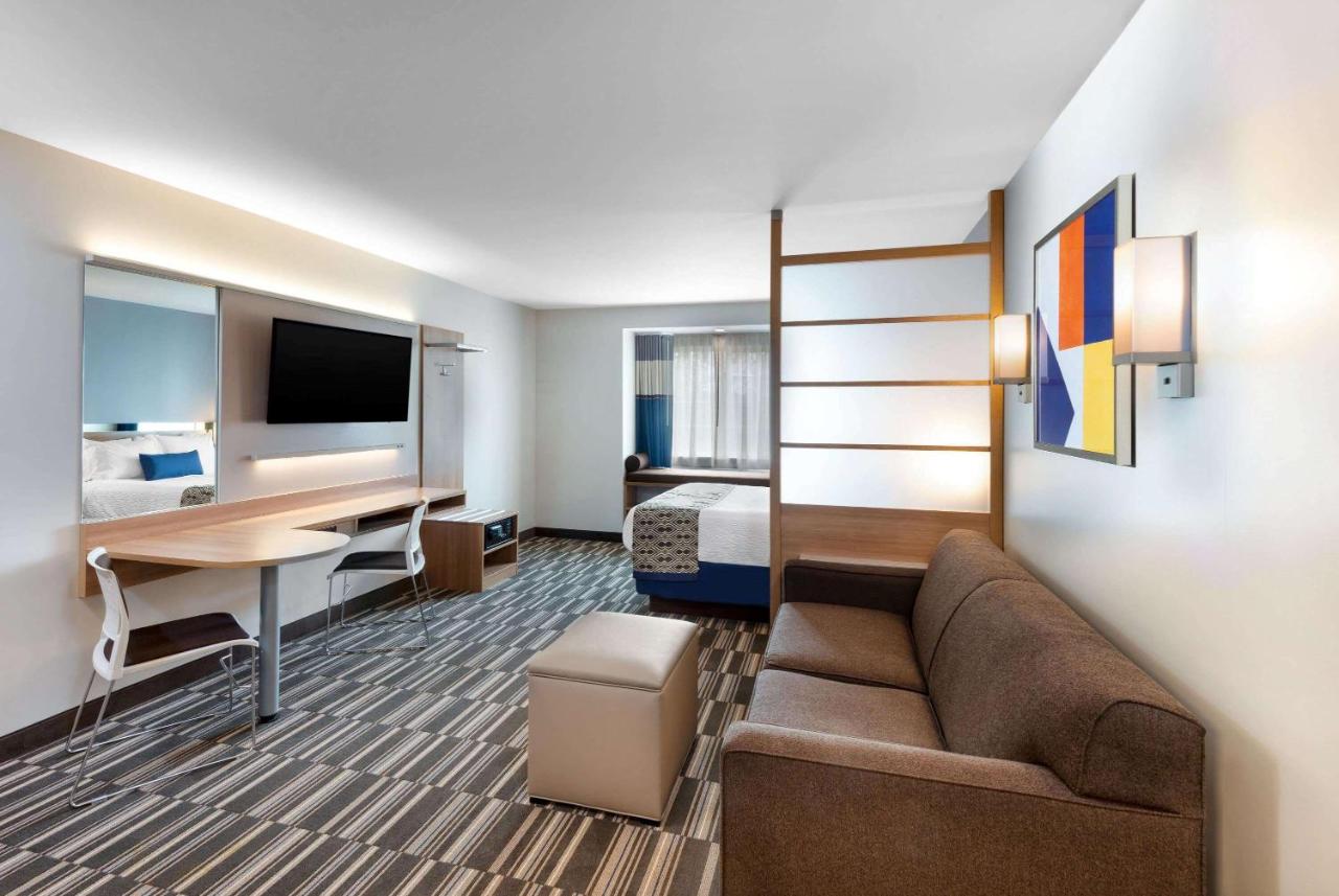 | Microtel Inn & Suites by Wyndham Farmington