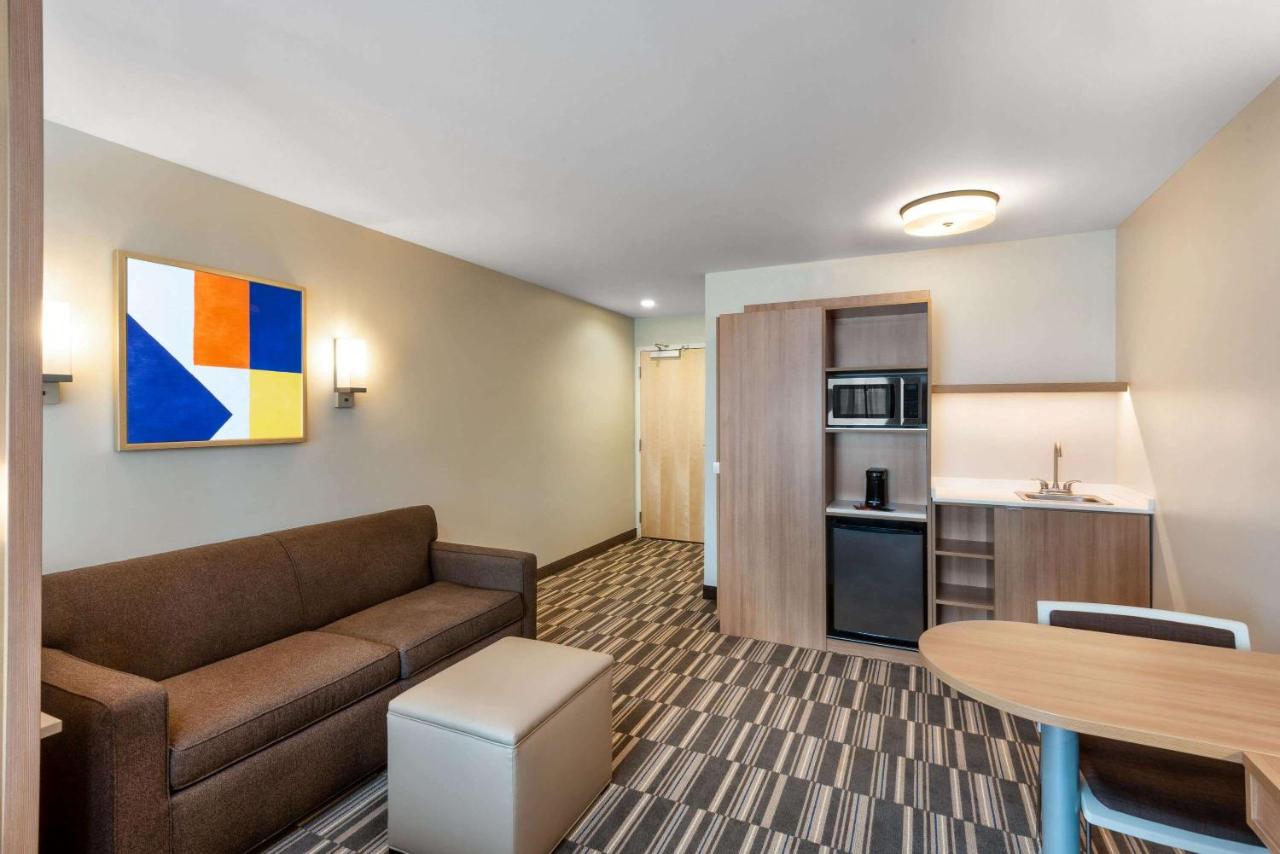 | Microtel Inn & Suites by Wyndham Farmington