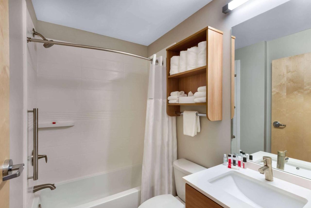 | Microtel Inn & Suites by Wyndham Farmington