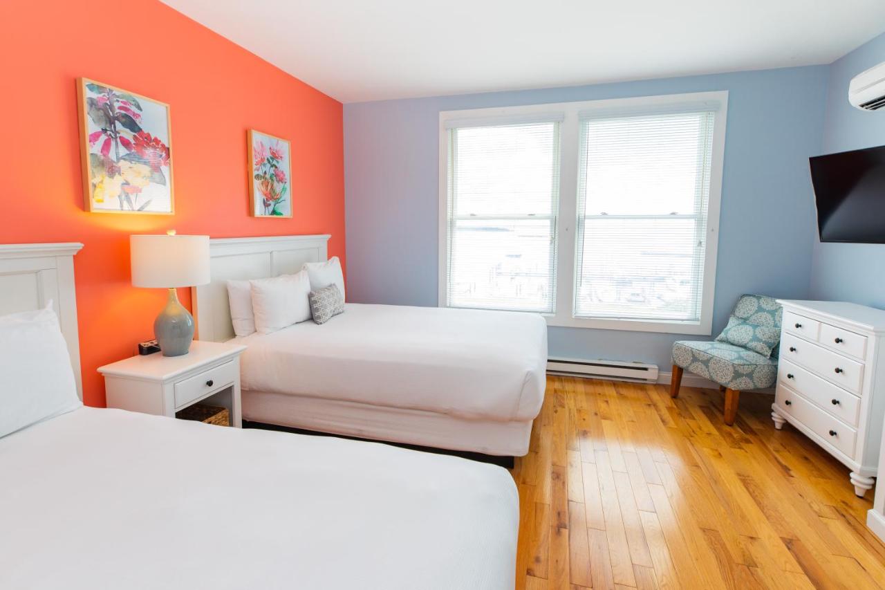 Double Room with Lake View at Island House Hotel