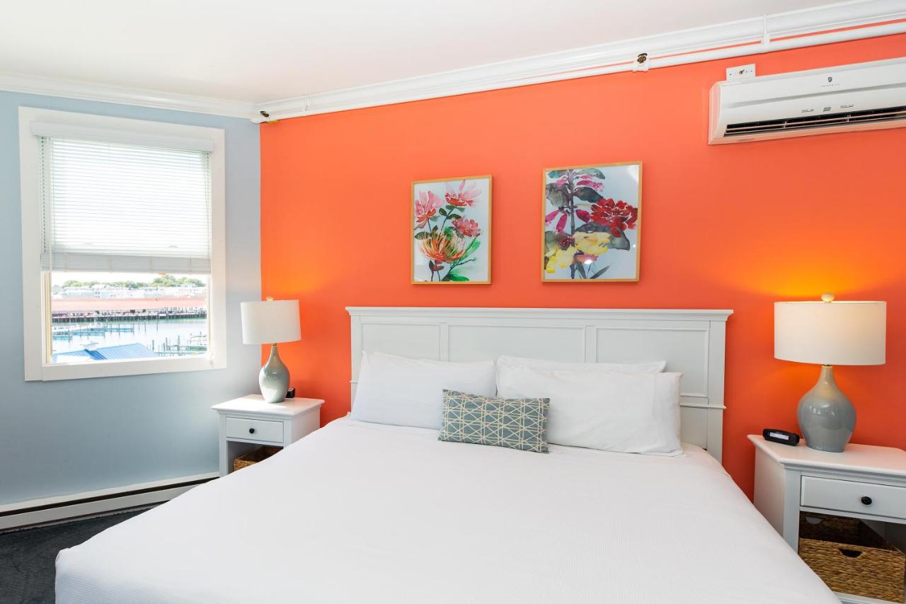 Superior King Room at Island House Hotel