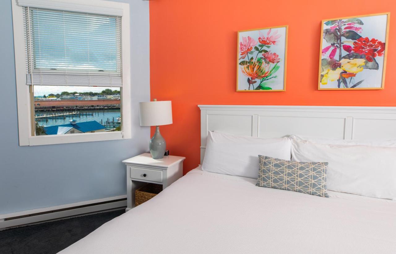 Superior King Room at Island House Hotel