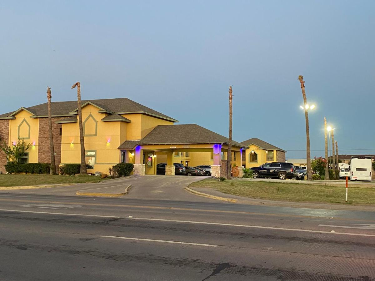 | Country Hill Inn & Suite Eagle Pass