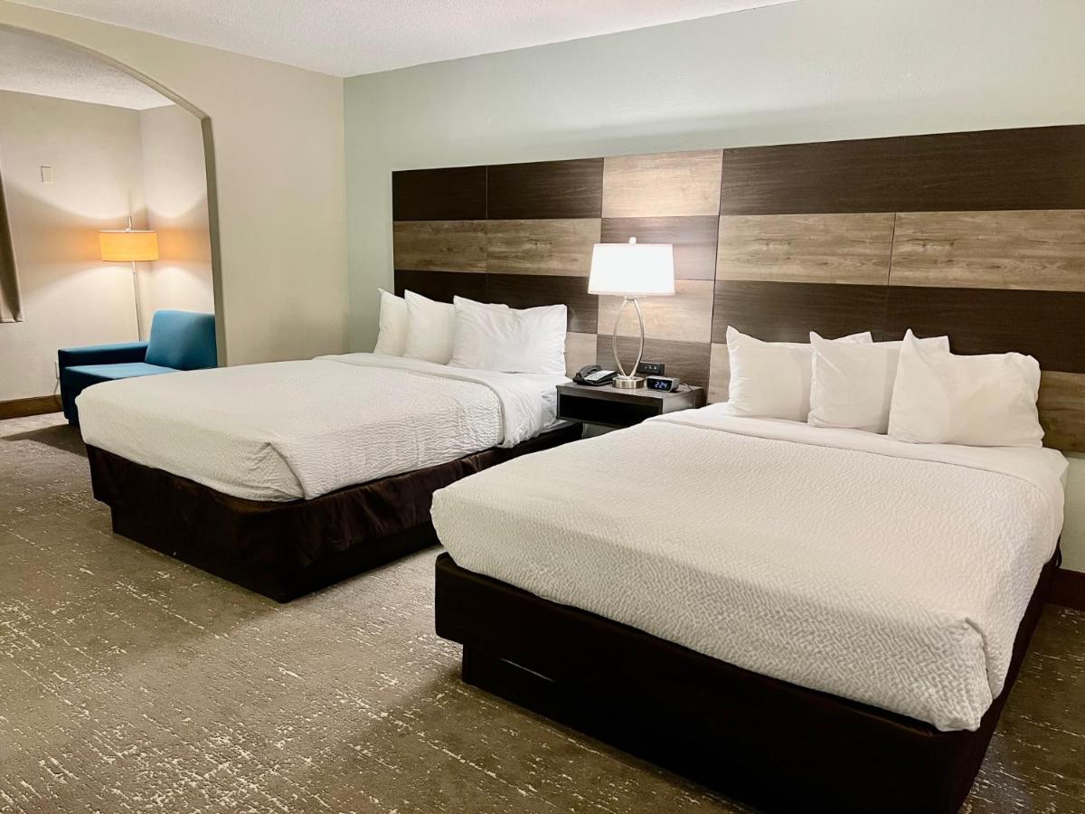 Deluxe Queen Suite at Country Inn & Suites by Radisson Rehoboth Beach - Dewey