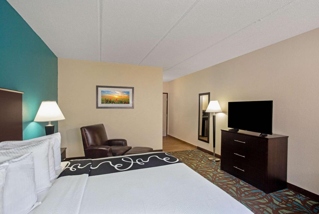 Standard King Room - Non Smoking at Comfort Inn & Suites Sarasota I75