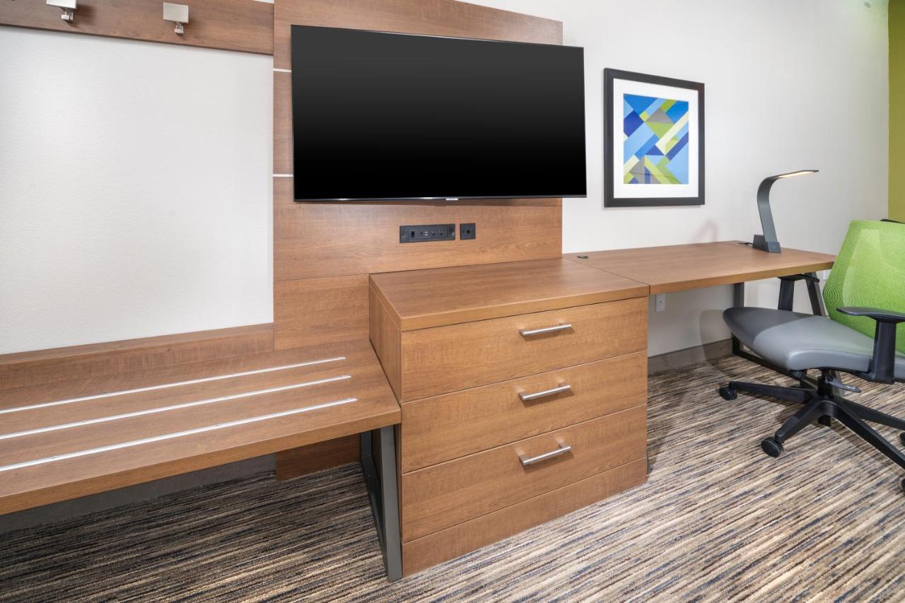 Standard Room at Holiday Inn Express & Suites Fort Myers Airport by IHG