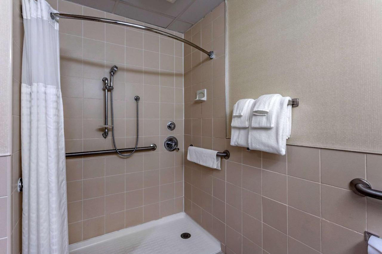 | Comfort Inn Syosset-Long Island