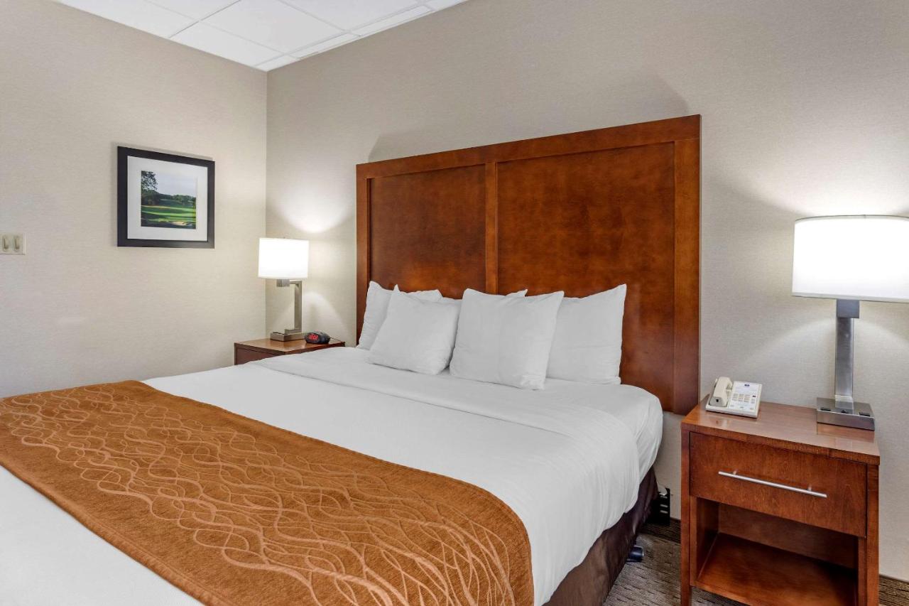 | Comfort Inn Syosset-Long Island